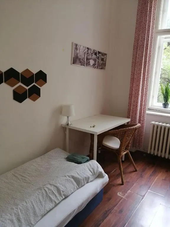Rooms Veveri - Uvoz, 10 Min Pesky Do Centru Brno