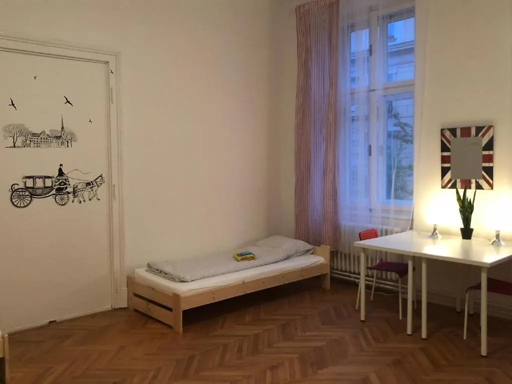 Rooms Veveri - Uvoz, 10 Min Pesky Do Centru Brno