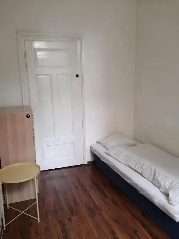 Hostel Rooms Veveri - Uvoz, 10 Min Pesky Do Centru Brno